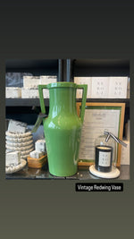 Load image into Gallery viewer, Red Wing 155 Green Vase
