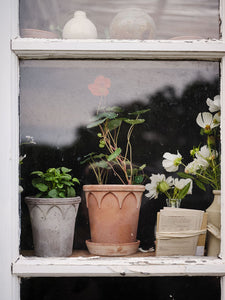 #21 Elizabeth "The Everyday Queen"  Gray BERGS POTTERY Made in Italy