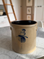 Load image into Gallery viewer, #3 Salt Glazed Crock Bee Sting
