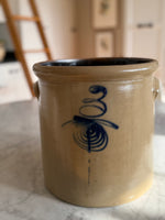 Load image into Gallery viewer, #3 Salt Glazed Crock Bee Sting
