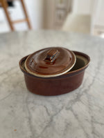 Load image into Gallery viewer, Pearsons's of Chesterfield 2pt. Made in England Covered Oval Cassorole
