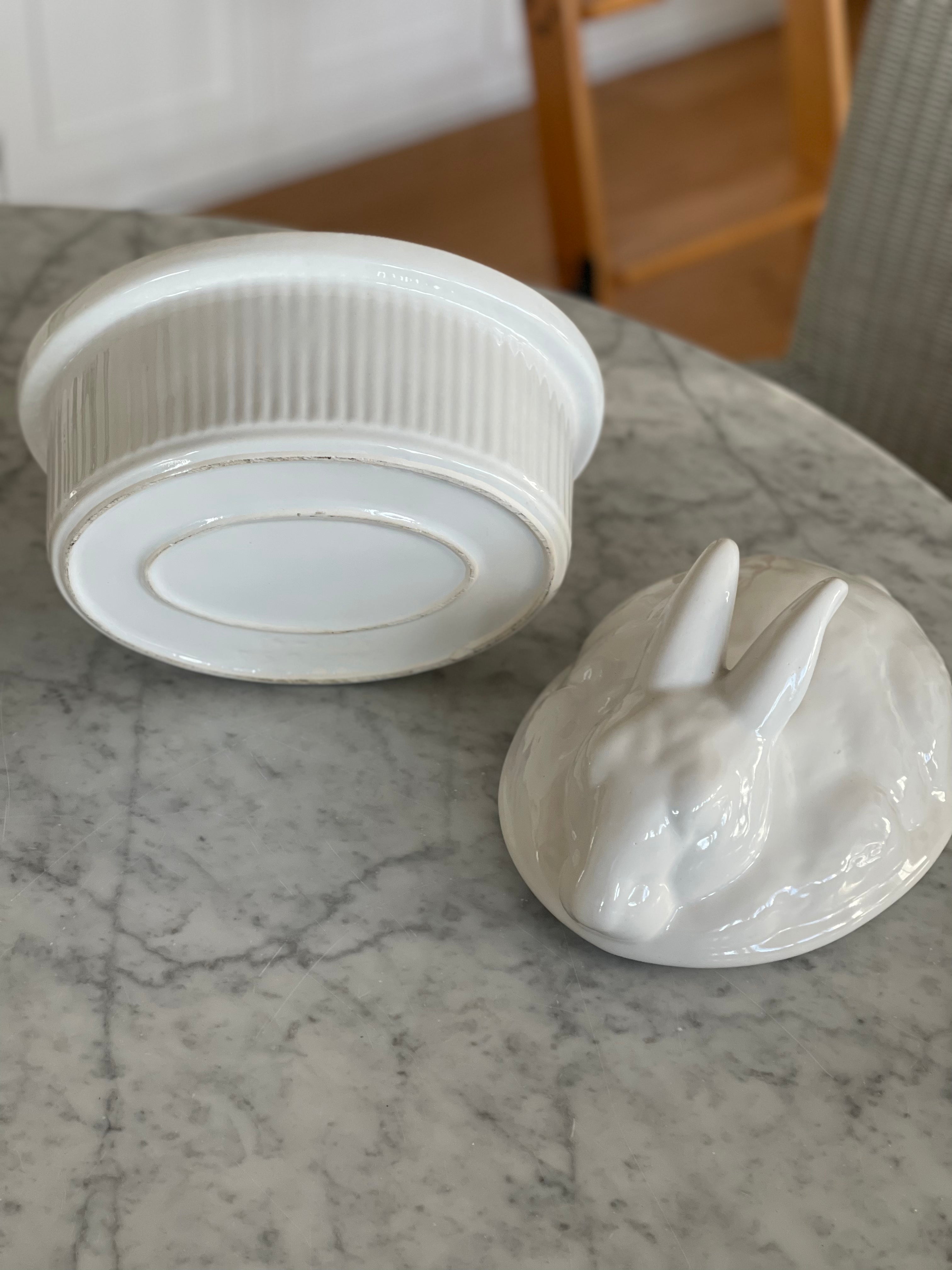 Vintage Ceramic California USA Bunny Rabbit Covered Casserole Dish